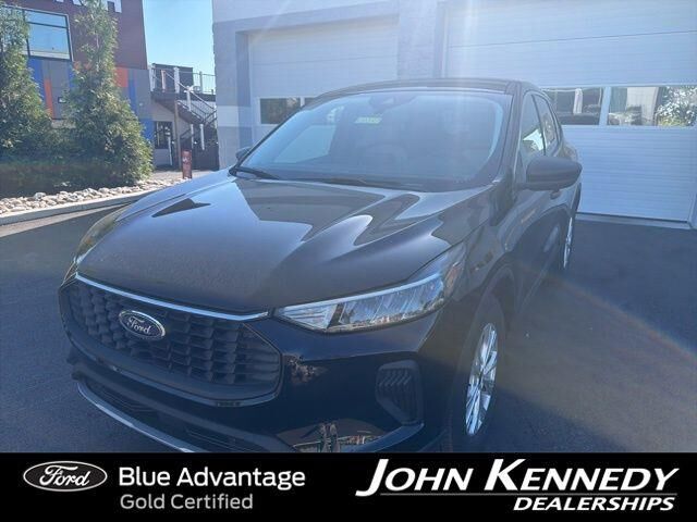 2023 Ford Escape Active — photo 1 of 13