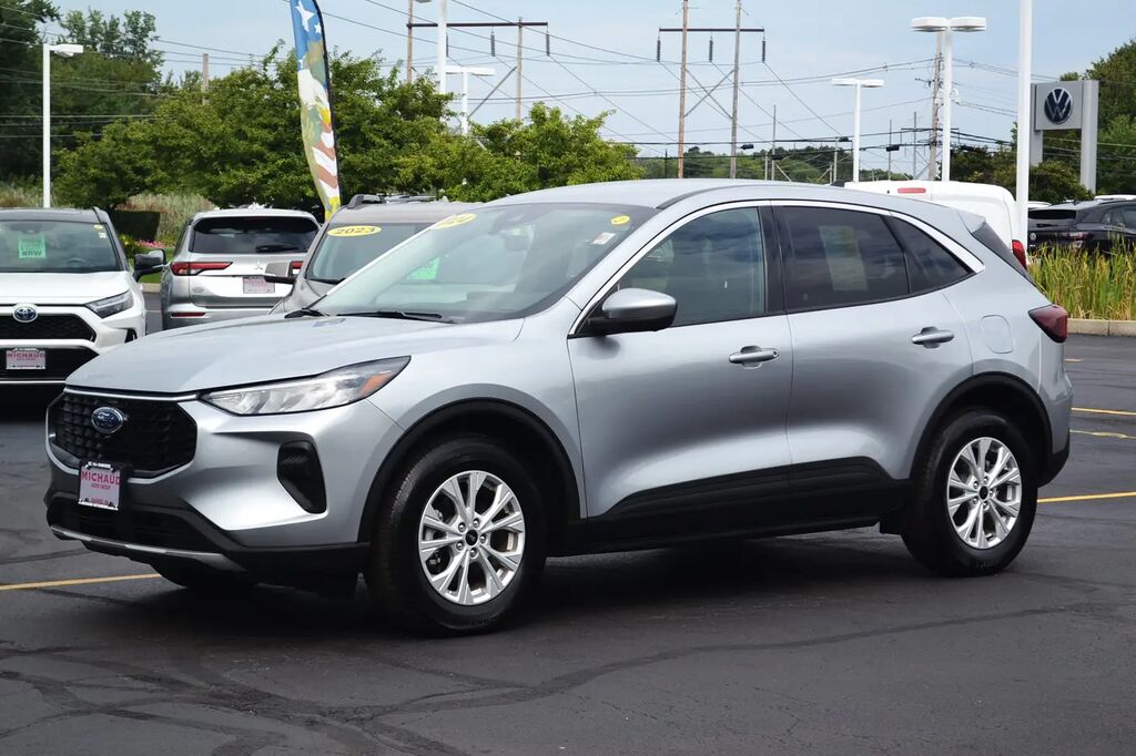 2024 Ford Escape Active — photo 1 of 14