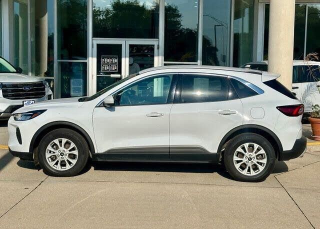 2024 Ford Escape Active — photo 1 of 38