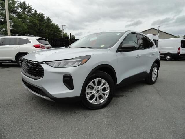 2025 Ford Escape Active — photo 1 of 13