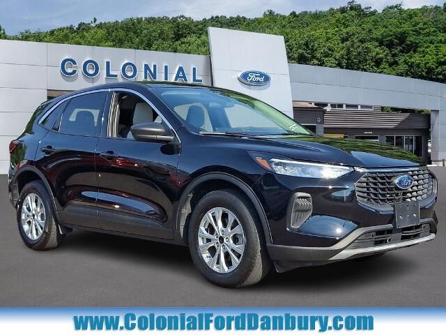 2023 Ford Escape Active — photo 1 of 26