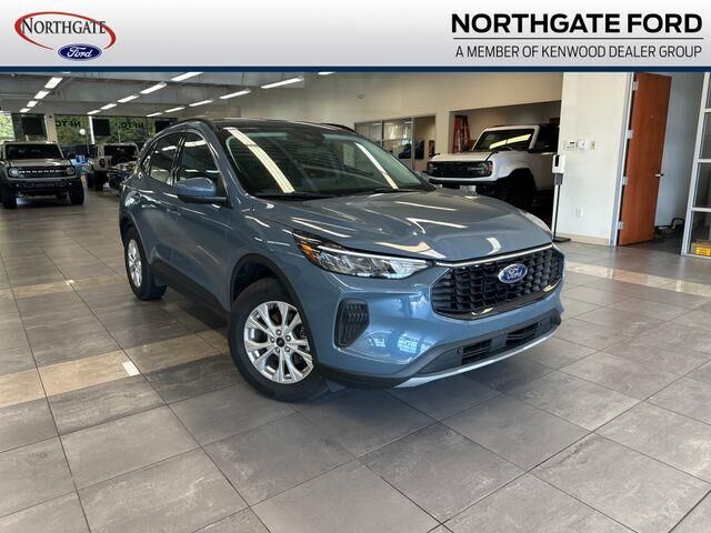 2023 Ford Escape Active — photo 1 of 26