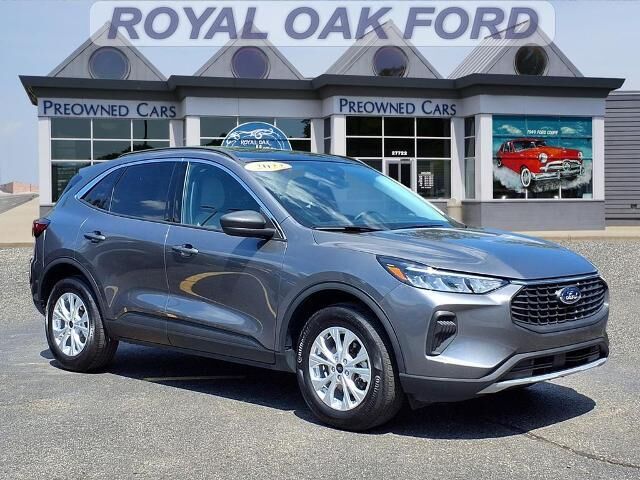 2023 Ford Escape Active — photo 1 of 13
