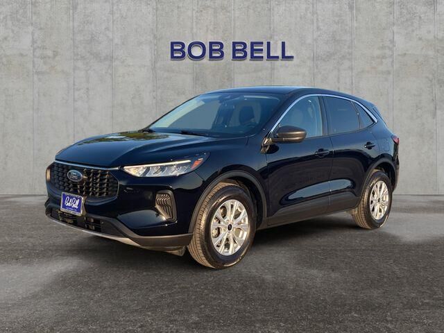 2023 Ford Escape Active — photo 1 of 26