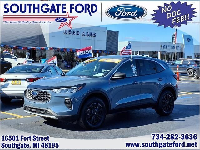 2024 Ford Escape Active — photo 1 of 13