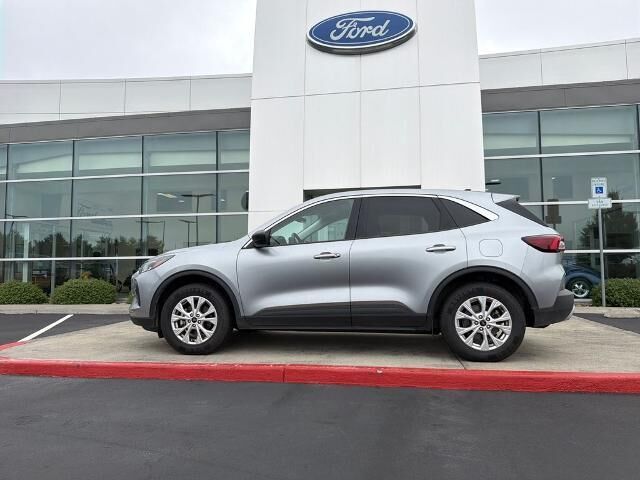 2024 Ford Escape Active — photo 1 of 26