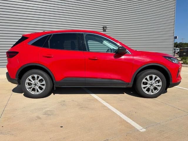 2024 Ford Escape Active — photo 1 of 12