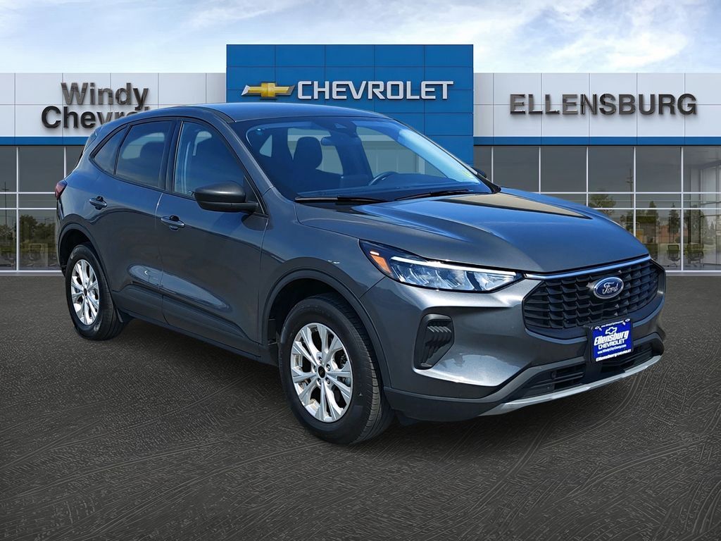 2025 Ford Escape — photo 1 of 13