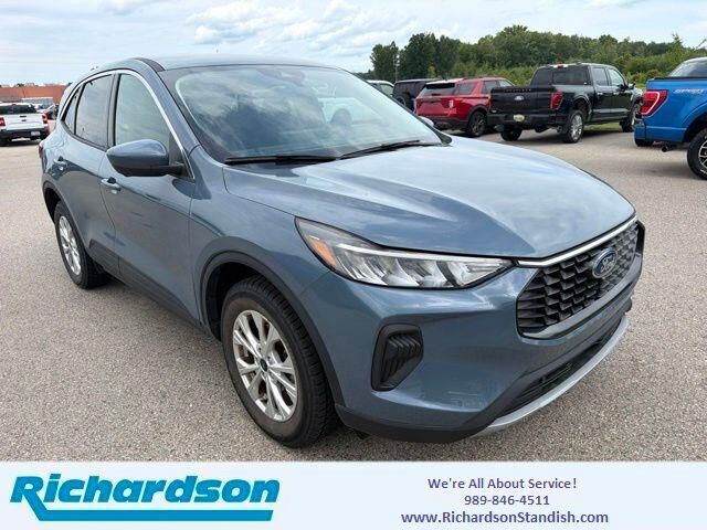 2023 Ford Escape Active — photo 1 of 11