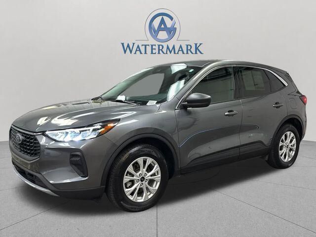 2023 Ford Escape Active — photo 1 of 26