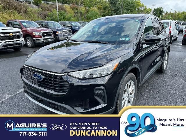 2023 Ford Escape Active — photo 1 of 13