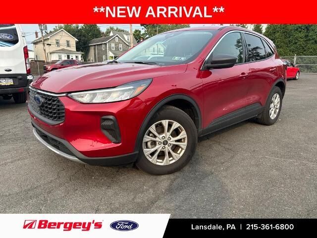 2023 Ford Escape Active — photo 1 of 13