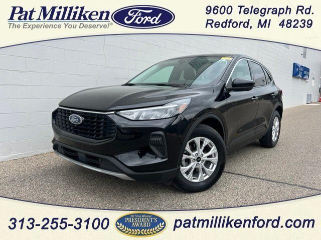 2023 Ford Escape Active — photo 1 of 13