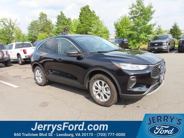 2024 Ford Escape Active — photo 1 of 26