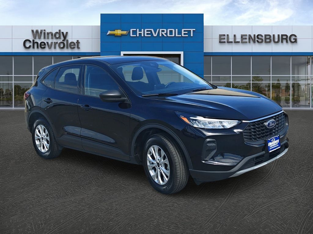2025 Ford Escape — photo 1 of 13