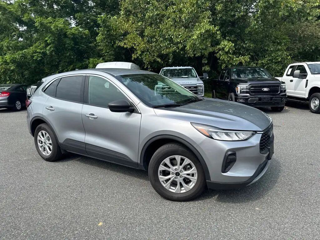 2023 Ford Escape Active — photo 1 of 27