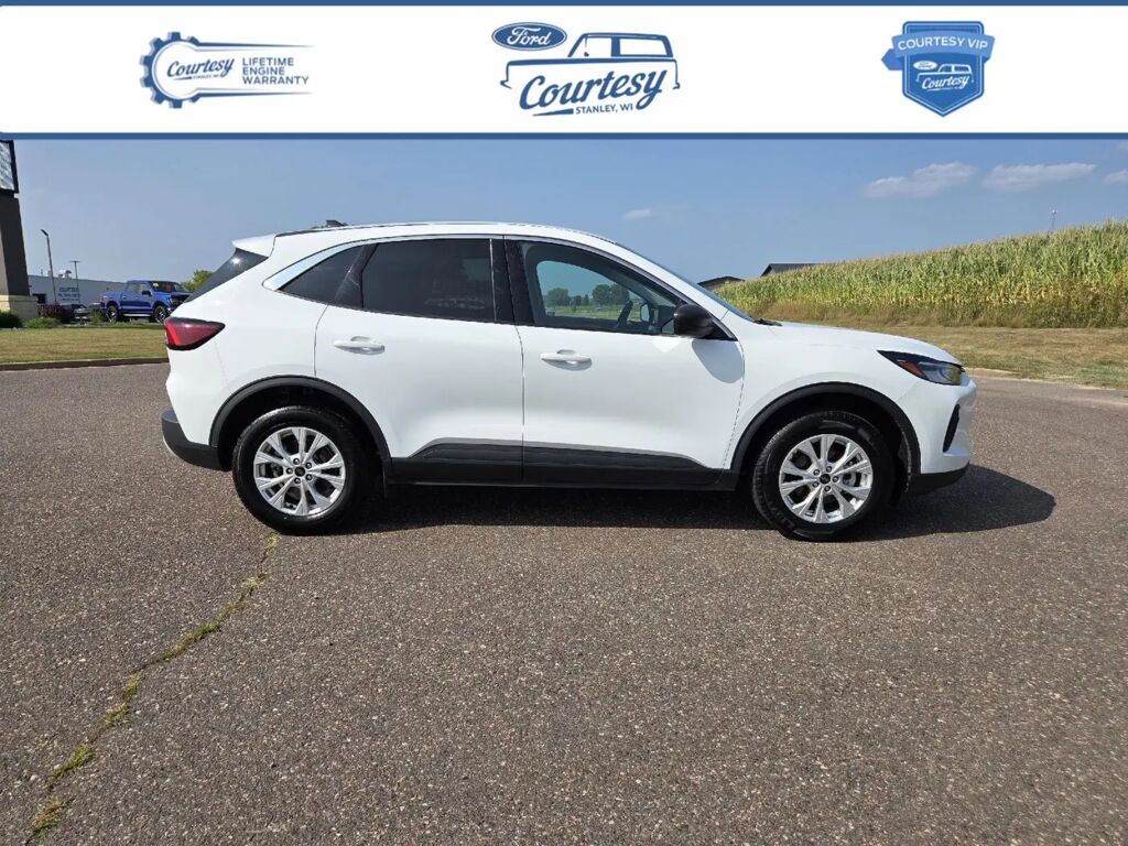 2024 Ford Escape Active — photo 1 of 14