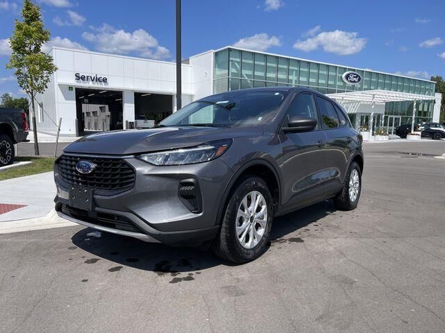 2025 Ford Escape Active — photo 1 of 39