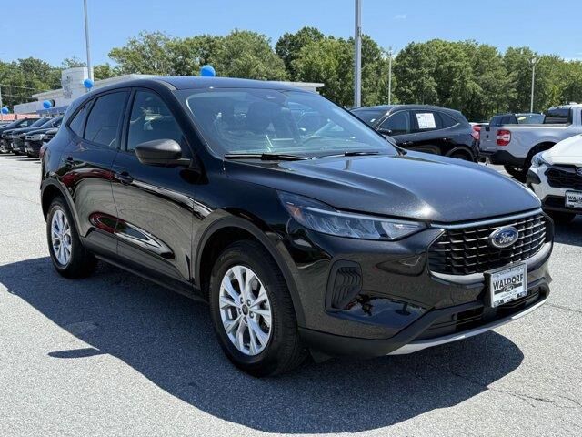 2025 Ford Escape Active — photo 1 of 52