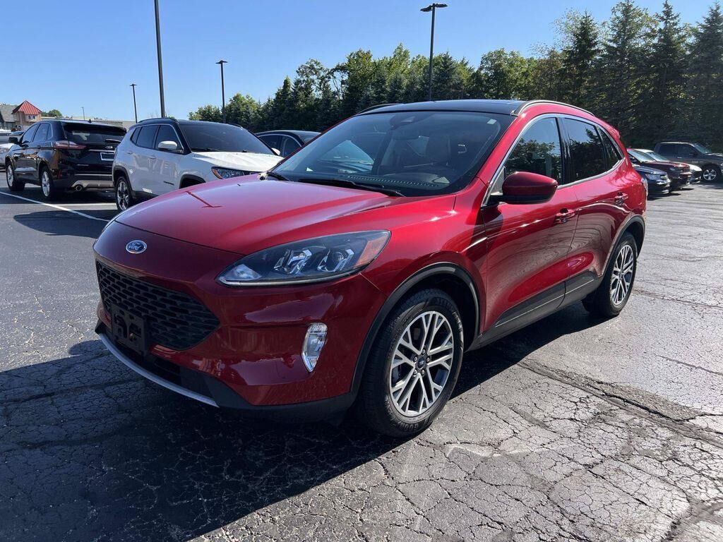 2022 Ford Escape SEL — photo 1 of 3