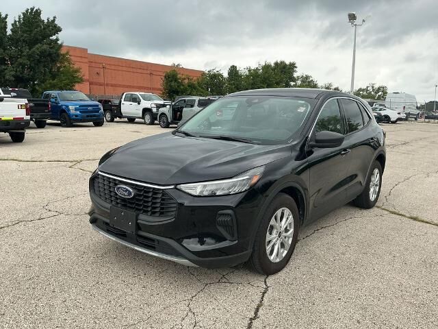 2022 Ford Escape SEL — photo 1 of 13