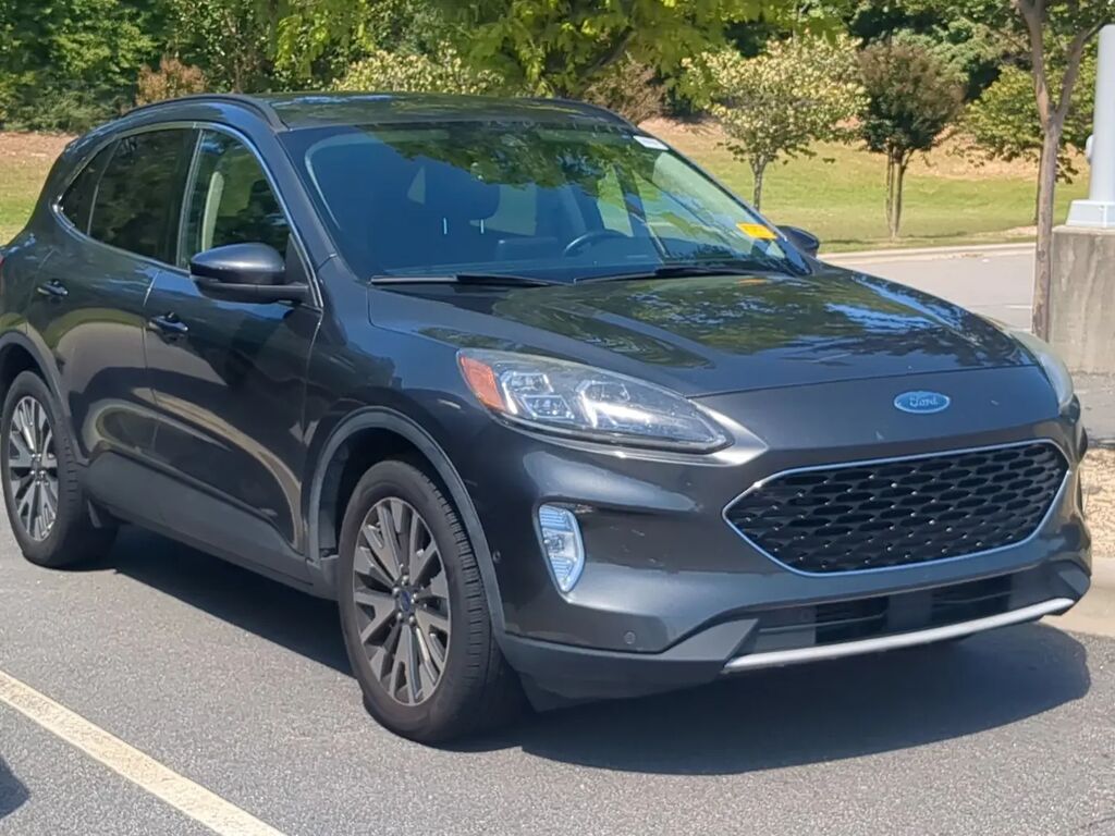 2020 Ford Escape Titanium — photo 1 of 3