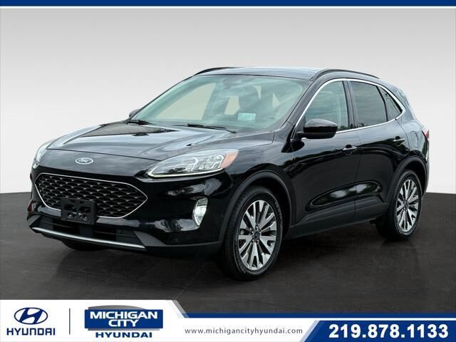 2020 Ford Escape Titanium — photo 1 of 13