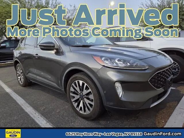 2020 Ford Escape Titanium — photo 1 of 5