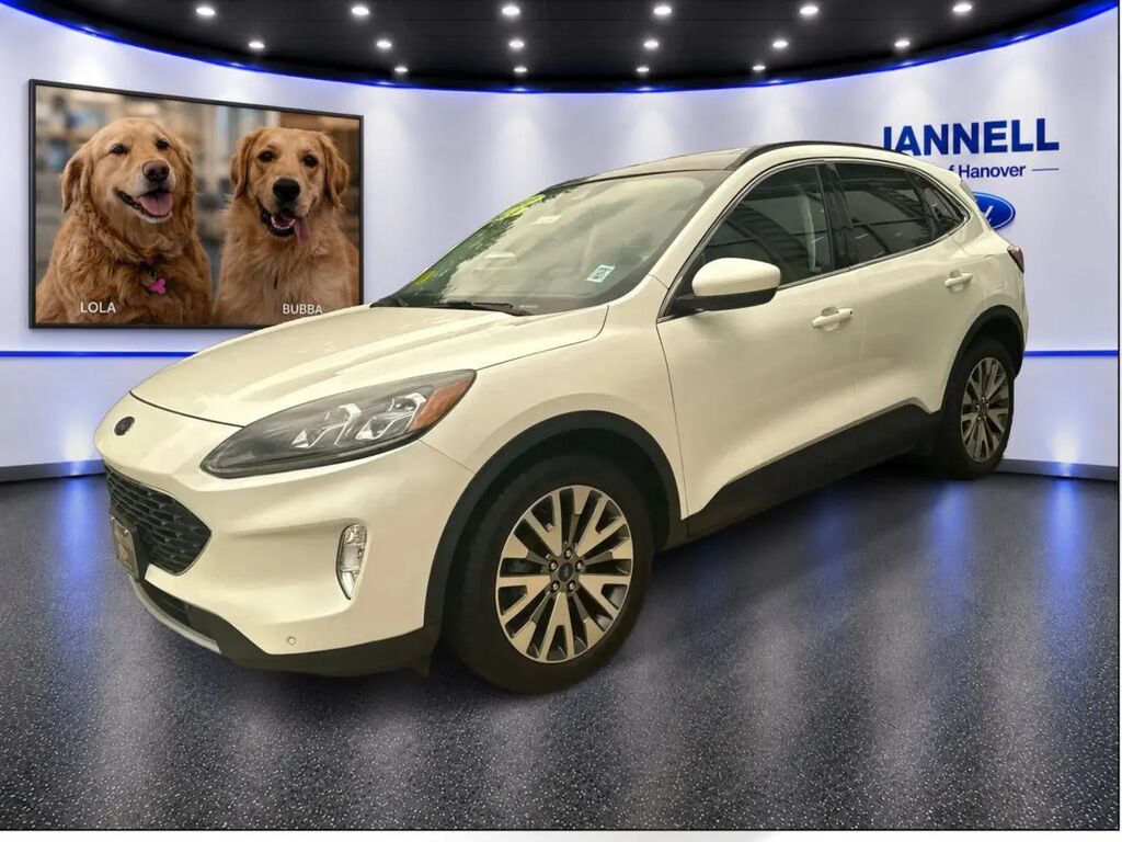 2022 Ford Escape Titanium — photo 1 of 11