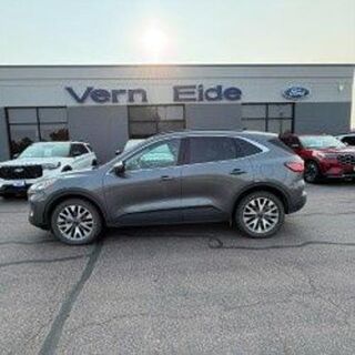 2022 Ford Escape Titanium — photo 1 of 26