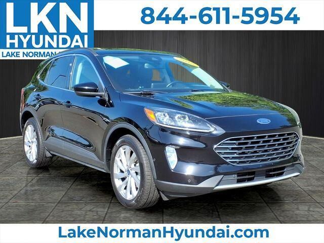 2022 Ford Escape Titanium