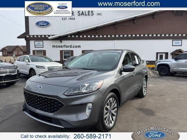 2022 Ford Escape Titanium — photo 1 of 11
