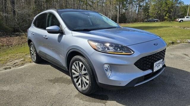 2022 Ford Escape Titanium — photo 1 of 13