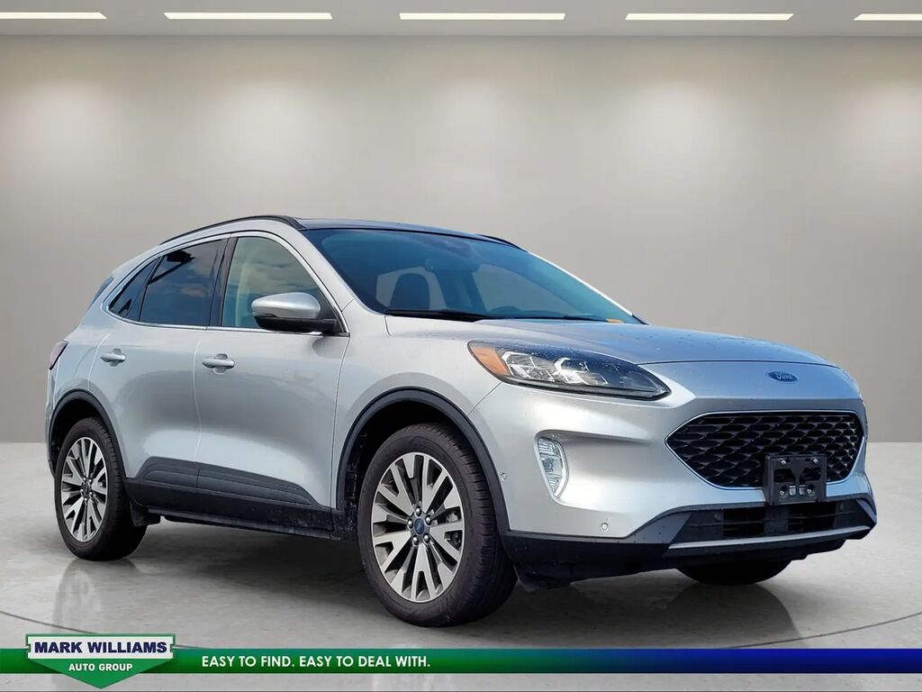 2020 Ford Escape Titanium — photo 1 of 13