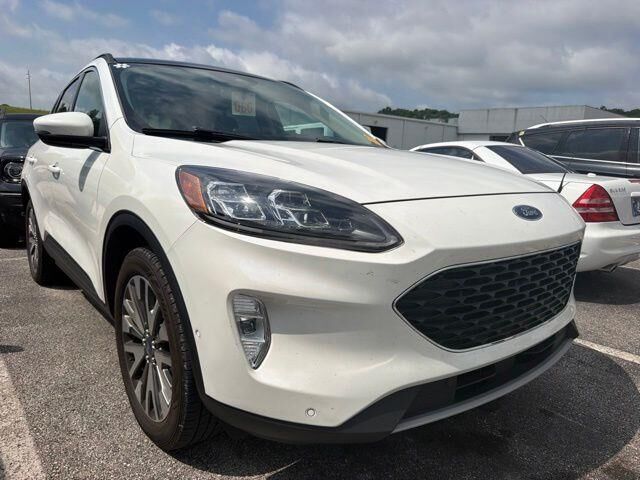 2020 Ford Escape Titanium — photo 1 of 11