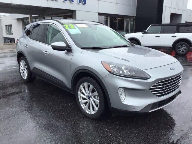 2022 Ford Escape Titanium — photo 1 of 26