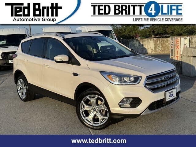 2019 Ford Escape Titanium — photo 1 of 14