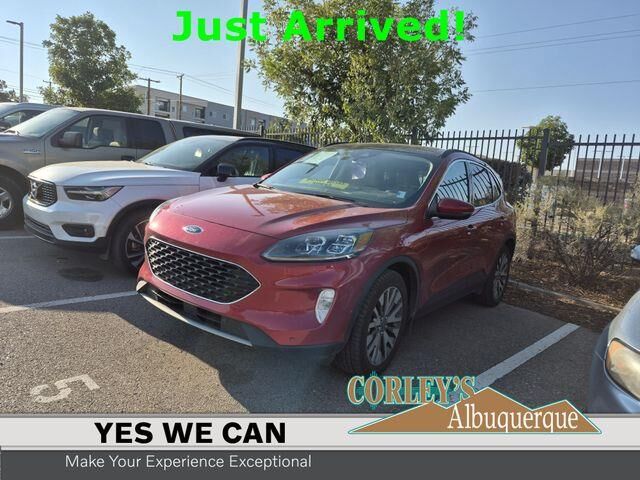 2020 Ford Escape Titanium — photo 1 of 3