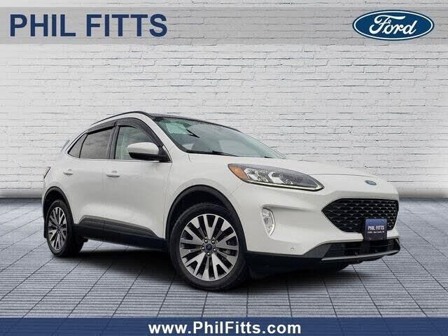 2022 Ford Escape Titanium — photo 1 of 2