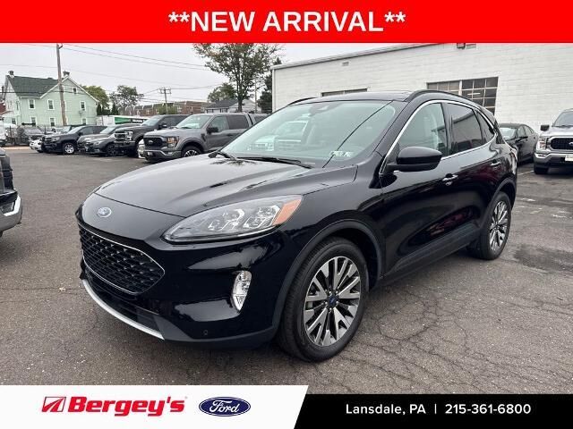 2022 Ford Escape Titanium