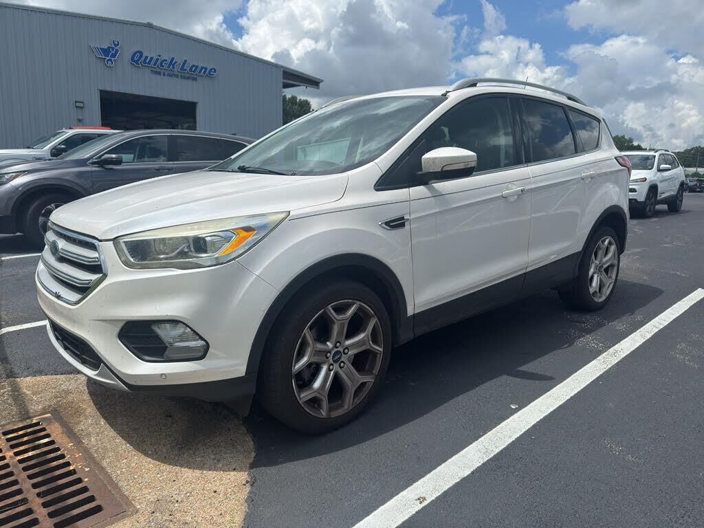 2019 Ford Escape Titanium — photo 1 of 27