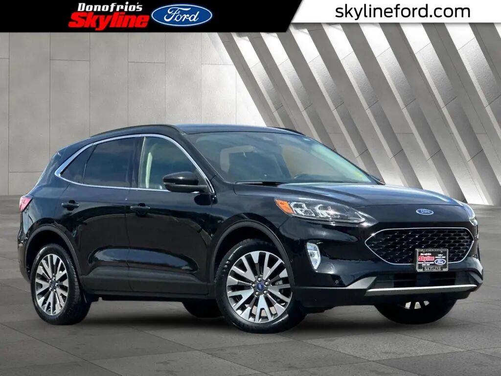 2020 Ford Escape Titanium — photo 1 of 13