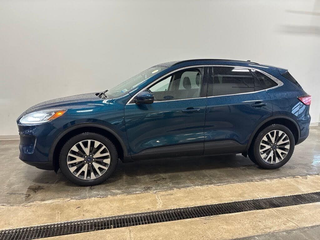2020 Ford Escape Titanium — photo 1 of 26