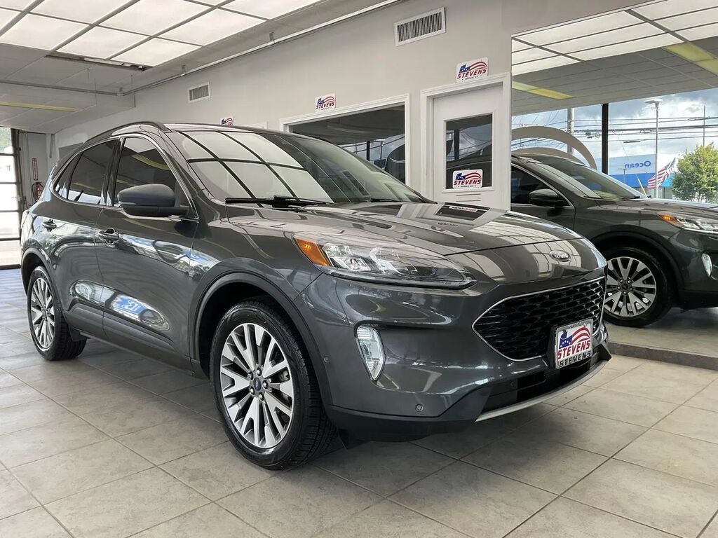 2020 Ford Escape Titanium — photo 1 of 26