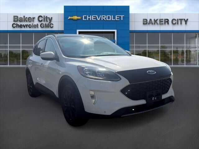 2022 Ford Escape Titanium — photo 1 of 20