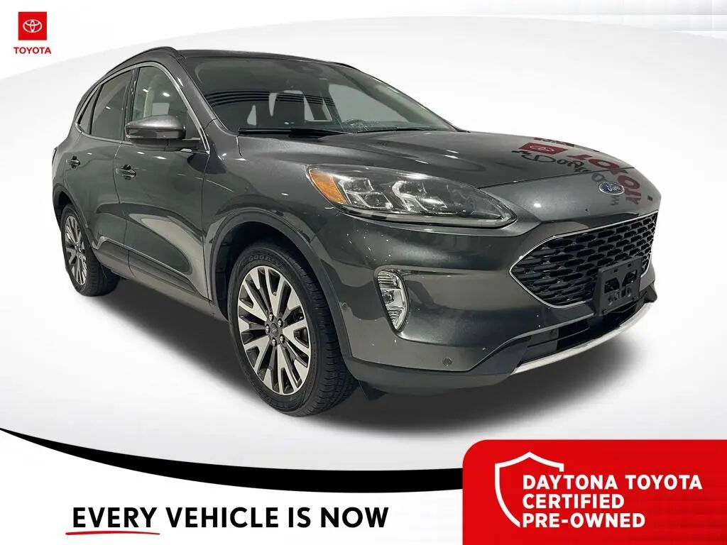 2020 Ford Escape Titanium — photo 1 of 10