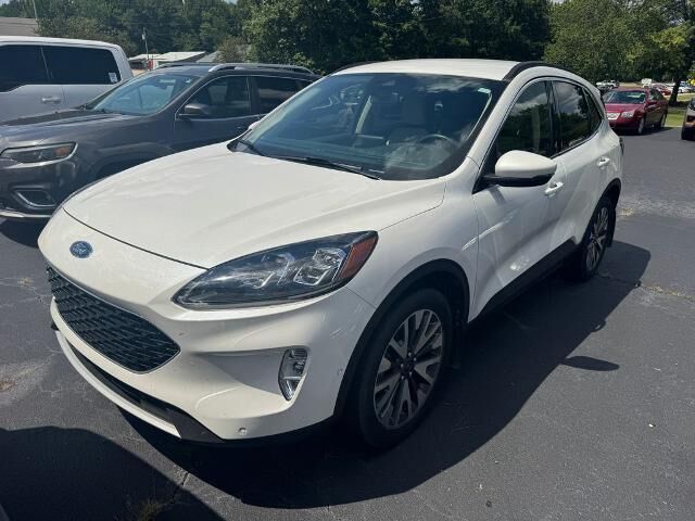 2020 Ford Escape Titanium — photo 1 of 20