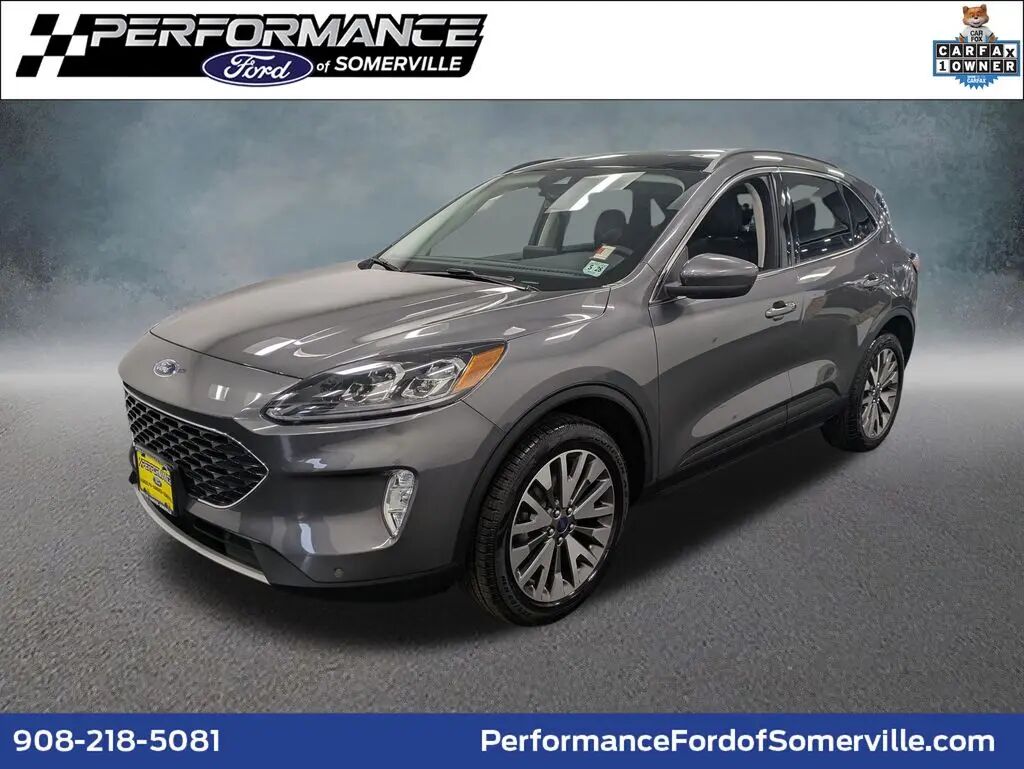2022 Ford Escape Titanium — photo 1 of 16