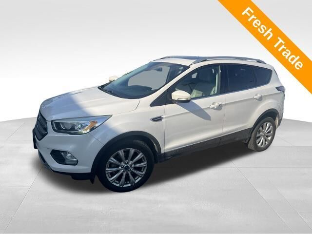 2017 Ford Escape Titanium — photo 1 of 6