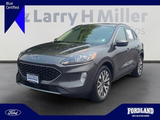 2020 Ford Escape Titanium — photo 1 of 6